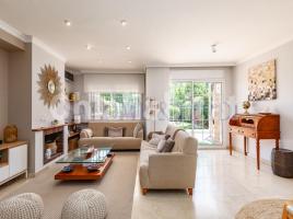 Casa (xalet / torre), 324 m², prop de bus i tren, Calle Santiago Rusiñol