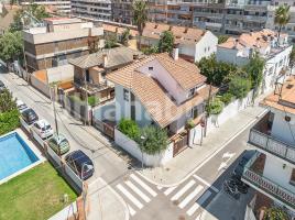 Houses (detached house), 246 m², Calle Enrique Granados
