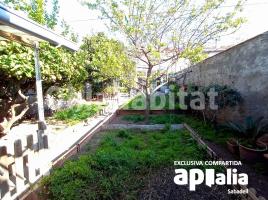 Houses (terraced house), 358 m², near bus and train