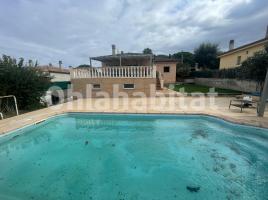Houses (villa / tower), 301 m², almost new, Calle Puigsacalm