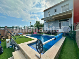  (unifamiliar adossada), 181 m², Calle la Muga