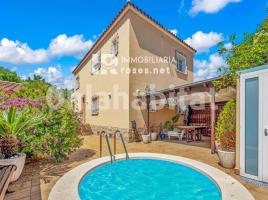 Houses (terraced house), 259 m², almost new, Zona