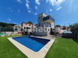 Houses (detached house), 356 m², almost new, Calle Benidorm