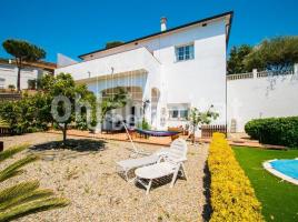 Casa (unifamiliar adosada), 325 m², seminuevo, Zona