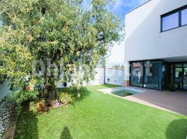 Houses (villa / tower), 268 m², almost new