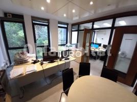 Propietat vertical, 190 m², Zona