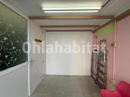 Local comercial, 38 m², cerca de bus y tren, Calle Almeria