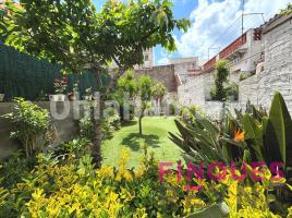 Houses (terraced house), 184 m², almost new