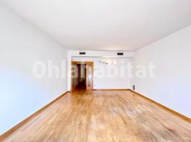 Lloguer pis, 126 m², prop de bus i tren, Calle de Pere IV, 192