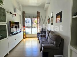 Piso, 68 m², cerca de bus y tren, seminuevo