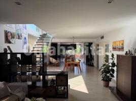 Casa (chalet / torre), 250 m², seminuevo