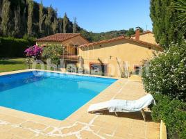 Casa (unifamiliar adossada), 400 m², Zona