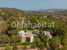 Houses (villa / tower), 405 m², almost new, Calle Casa Victoria