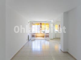 Pis, 101 m², près de bus et de train, Calle d'Antoni Gaudí