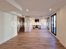 Dúplex, 118 m², près de bus et de train, presque neuf