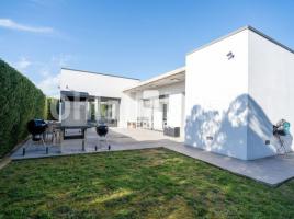 Casa (unifamiliar adosada), 198 m², seminuevo, Zona