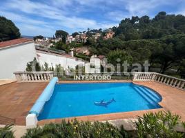 Houses (terraced house), 499 m², almost new, Zona