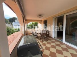 Houses (terraced house), 499 m², almost new, Zona