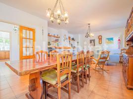 Houses (villa / tower), 243 m², Calle de Pere Teixidor, 1
