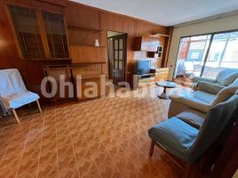 Piso, 107 m², Calle del Camí de Can Comelles
