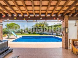 Casa (unifamiliar aislada), 380 m², seminuevo, Zona