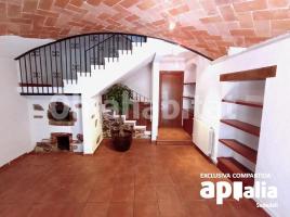 Casa (unifamiliar adosada), 174 m², seminuevo, Zona