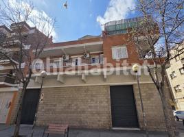 Casa (chalet / torre), 493 m², cerca de bus y tren, Calle Ignasi Bastús, 30