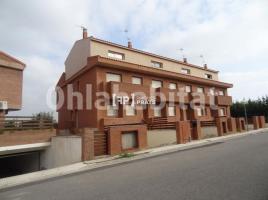 Propietat vertical, 903 m², Zona