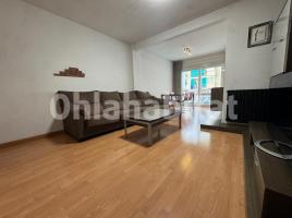 Pis, 93 m², prop de bus i tren, Calle de Carrió