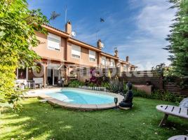 Casa (unifamiliar adossada), 205 m², Zona
