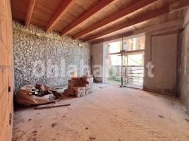 Casa (unifamiliar adossada), 247 m², prop de bus i tren
