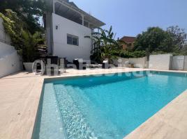 Houses (villa / tower), 225 m²