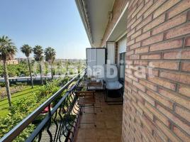 Dúplex, 105 m², seminuevo, Zona