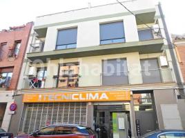 Dúplex, 101 m², cerca de bus y tren, seminuevo