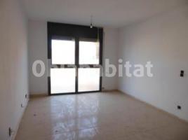 Dúplex, 101 m², cerca de bus y tren, seminuevo
