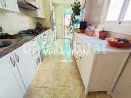 Dúplex, 156 m², cerca de bus y tren