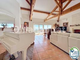 Houses (villa / tower), 573 m², almost new, Calle Xaloc, 8