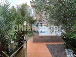  (unifamiliar aïllada), 273 m², près de bus et de train, presque neuf, Calle Gardènia