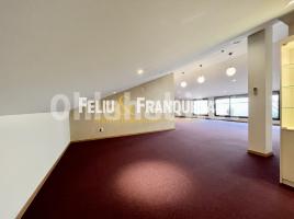 Office, 176 m², almost new