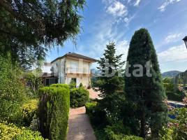 Casa (unifamiliar aislada), 462 m², cerca de bus y tren