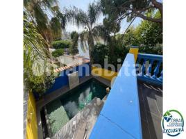 Houses (villa / tower), 152 m², Calle Montseny, 87B
