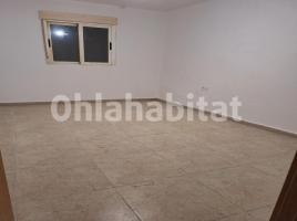 Piso, 70 m², cerca de bus y tren