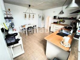  (unifamiliar adossada), 180 m², près de bus et de train