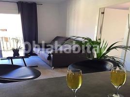 For rent flat, 50 m², near bus and train, Centre