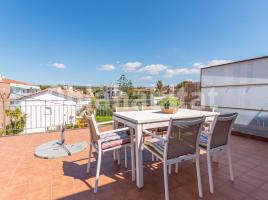 Attic, 100 m², near bus and train