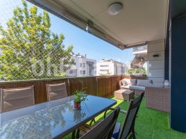 Pis, 130 m², près de bus et de train, presque neuf
