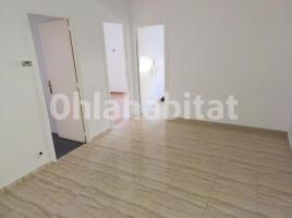 Pis, 55 m², près de bus et de train