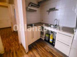 Dúplex, 162 m², cerca bus y metro