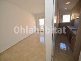 Pis, 58 m², prop de bus i tren, nou