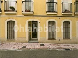 Piso, 101 m², cerca de bus y tren, seminuevo
